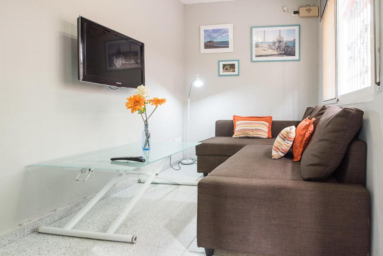 Malagaonbeach 1 - Two Bedrooms - Up To 3 People - 10 Meters Beach المظهر الخارجي الصورة