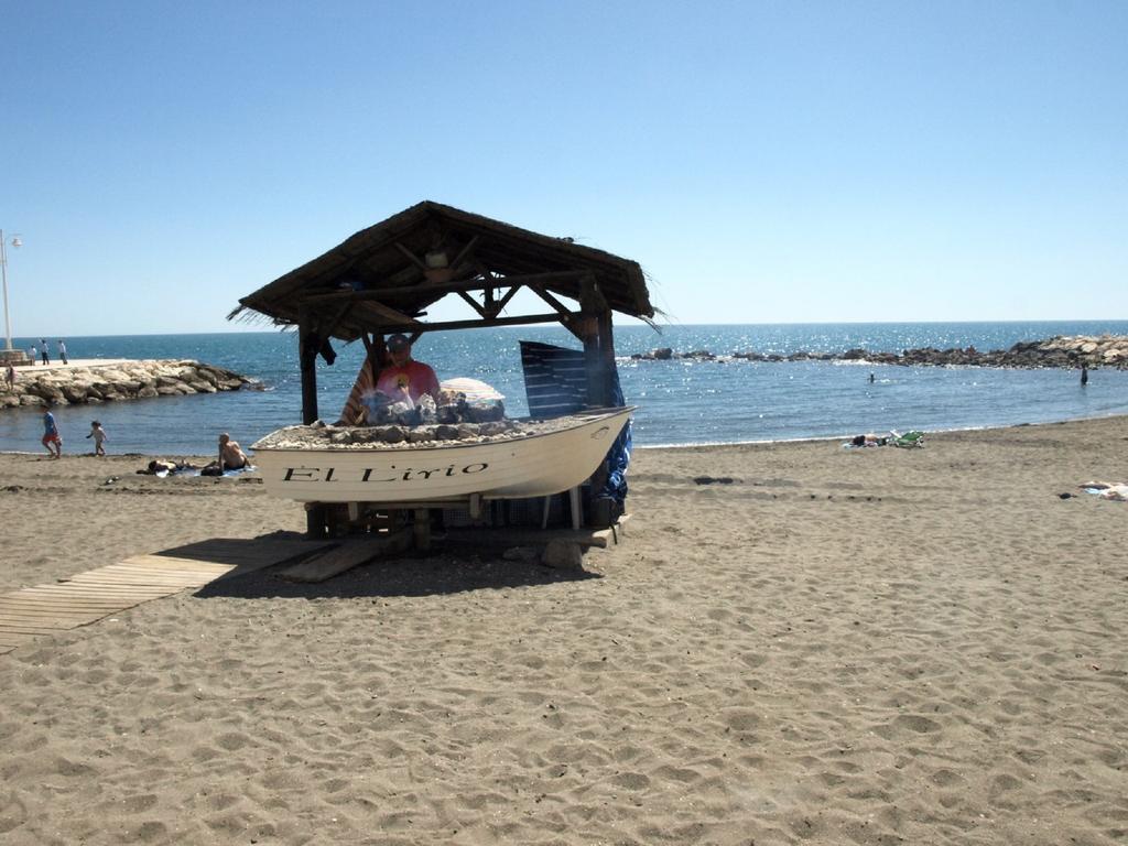 Malagaonbeach 1 - Two Bedrooms - Up To 3 People - 10 Meters Beach الغرفة الصورة